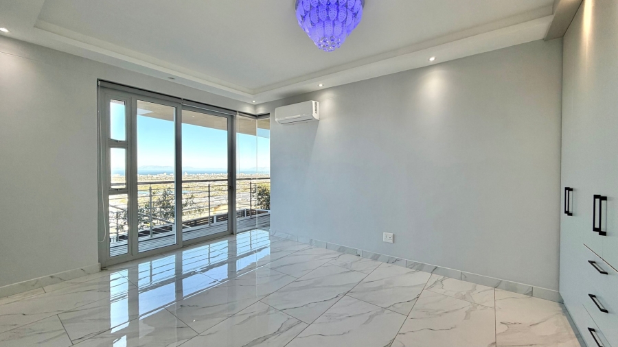 5 Bedroom Property for Sale in Dennegeur Western Cape